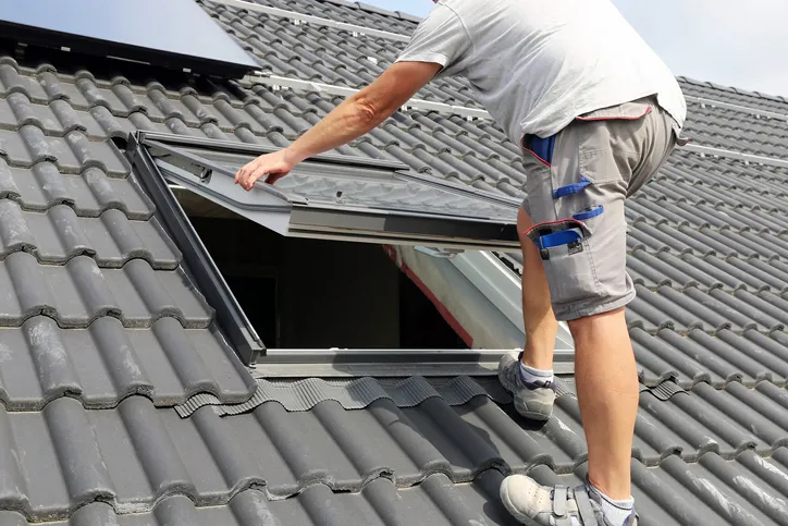Entreprise Spécialiste des gouttières et Velux fenêtres de toit Argentan 61200 : Josue couverture